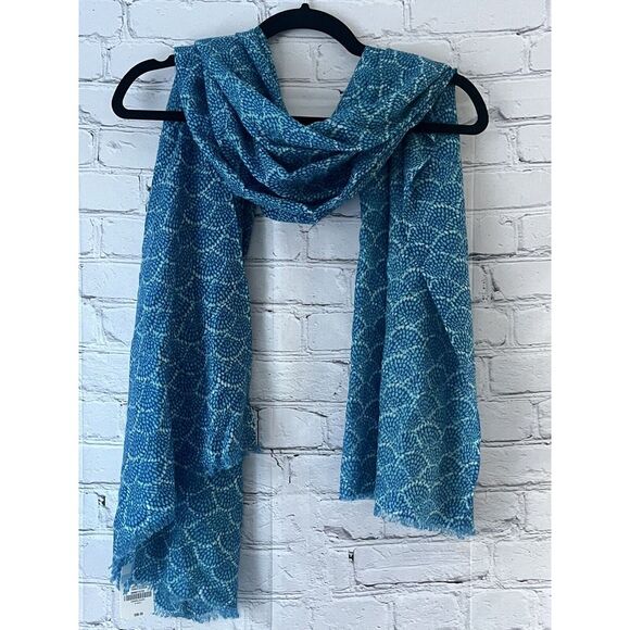J.McLaughlin Women's Scarf Blue Aqua White Wool Soft 72x30 NWT - Picture 3 of 5